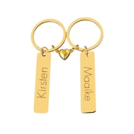 Naam Sleutelhanger Set met Magnetisch Hartje goud