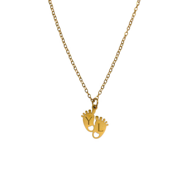 Geboorteketting Baby Voetjes en Initialen goud